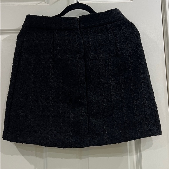 H&M lined boucle skirt with rhinestone buttons size 8 - Picture 3 of 4